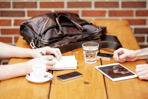 シニア世代に特化した、やさしいデジタル支援